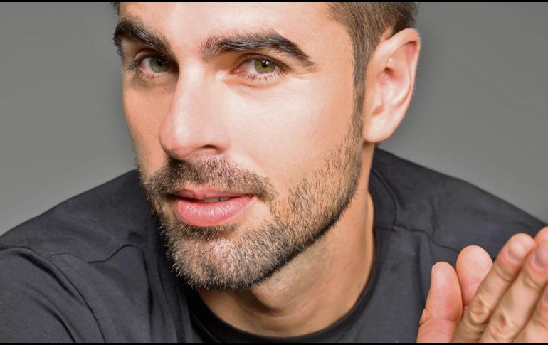 El histrión encarna a “Lázaro”, un sacerdote poco ortodoxo que guarda un profundo secreto. CORTESÍA