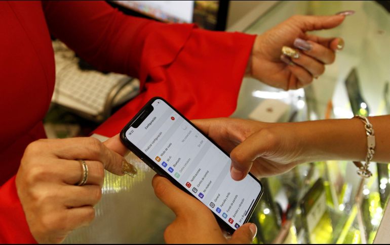 La vida contemporánea es prácticamente imposible sin el uso de celulares. EL INFORMADOR/ARCHIVO