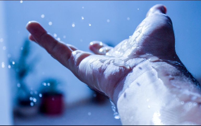 Las PFAS, que se encontraban en envases, ahora se han extendido a todo el medio ambiente, incluidos el agua de lluvia y el aire. ESPECIAL / Photo by Mohamed M on Unsplash