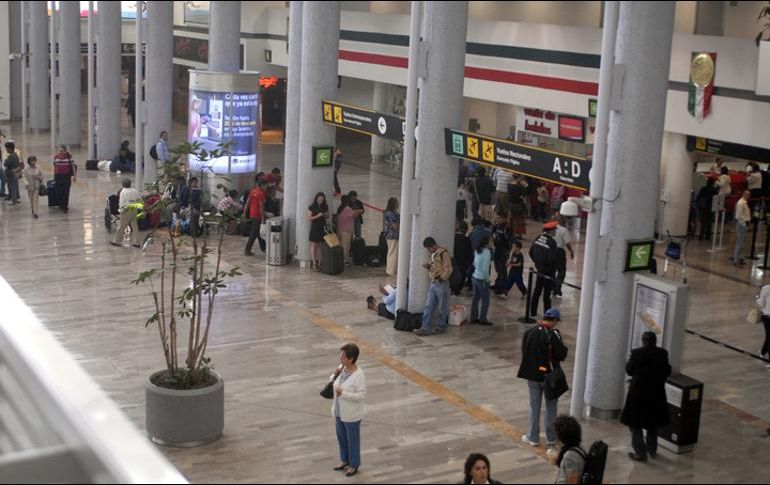 En sus dos primeros meses de operaciones, el AIFA trasladó a 73 mil 584 pasajeros, 34 mil 416 menos que los 108 mil que, en promedio, mueve el AICM. NTX / ARCHIVO