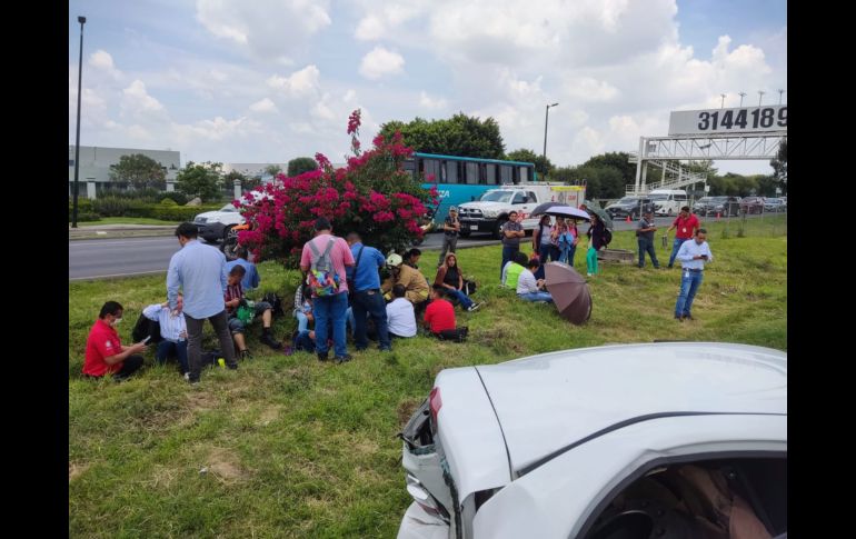En la vialidad se cerró un carril con sentido hacía Guadalajara lo que ocasiona tráfico en la zona. CORTESÍA/ PC Zapopan