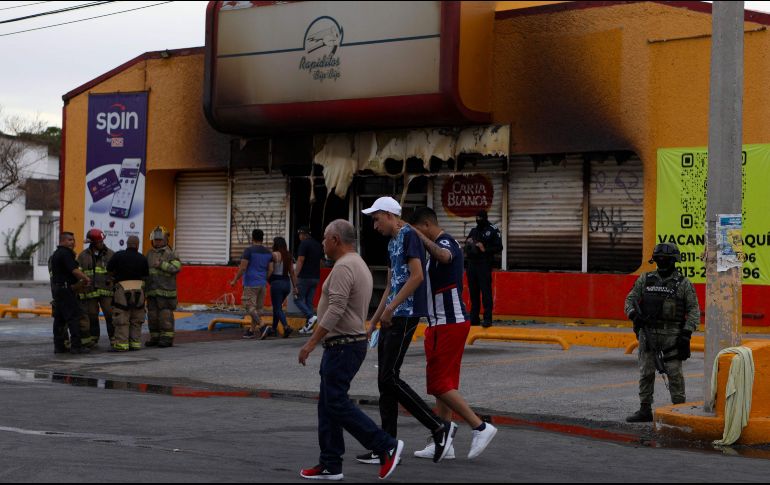El Presidente López Obrador dice que no solo fue un enfrentamiento entre bandas del crimen organizado, sino que llegó el momento que comenzaron a disparar a civiles y gente inocente. AFP / H. Martínez
