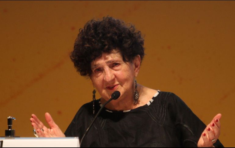 La secretaria de Cultura federal, Alejandra Frausto calificó a la escritora como una “mirada universal, voz joven, sensibilidad absoluta, creadora total”. EL INFORMADOR / ARCHIVO