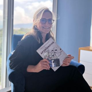 Cristina Zubieta promociona su segunda novela "Apariencias"