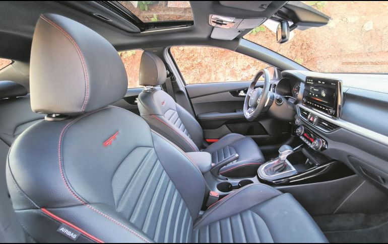 Al igual que en el exterior, cuenta con vivos en color rojo que en su interior también lo hacen único.  EL INFORMADOR/M. Castillo