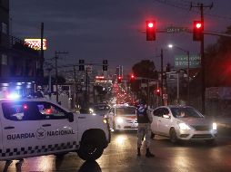 Ayer hubo quemas de unidades del transporte público en Baja California y bloqueos en caminos y carreteras con vehículos incendiados en Guanajuato. EFE/J. Terríquez