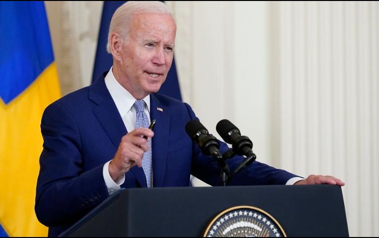 Joe Biden aseguró que tanto él como su esposa Jill están orando por la salud de Rushdie. AP/S. Walsh