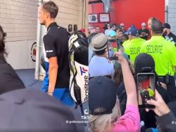 De inmediato los elementos de seguridad se acercaron para cuidar que la situación no trajera mayores consecuencias. ESPECIAL