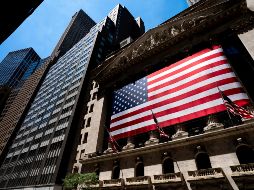 Al cierre de este lunes, el Dow Jones ganó 0.44% a 33mil 912.44 puntos. AP/ARCHIVO