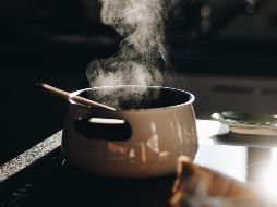 Las sopas son platillos baratos y con muchos beneficios, sobre todo en el caldo, donde se almacenan las vitaminas de las verduras. ESPECIAL/Foto de Gaelle Marcel en Unsplash