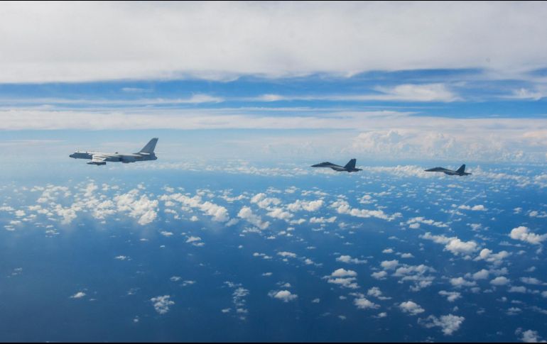 Las operaciones con aeronaves y buques se realizan en el espacio aéreo y marítimo en común. EL INFORMADOR/ Archivo