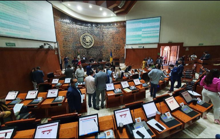 José María Martínez, que presentó la propuesta, argumentó que la medida era necesaria para quitarle la tentación a quienes propusieron el aumento y luego se echaron para atrás y lo negaron. EL INFORMADOR/ARCHIVO