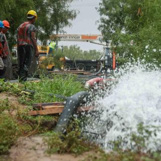 Coahuila: Con barrera de cemento, buscan disminuir niveles de inundación en mina