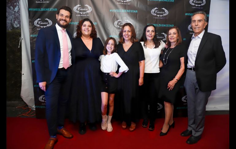 Juan Francisco Muñoz, Alejandra Velasco, Renata Cornejo, Laura Velasco, Rocío Velasco, María Eugenia De Velasco y Sergio Velasco. GENTE BIEN JALISCO/Claudio Jimeno