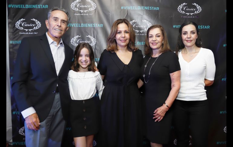 Sergio Velasco, Renata Cornejo, Laura Velasco, María Eugenia De Velasco y Rocío Velasco. GENTE BIEN JALISCO/Claudio Jimeno