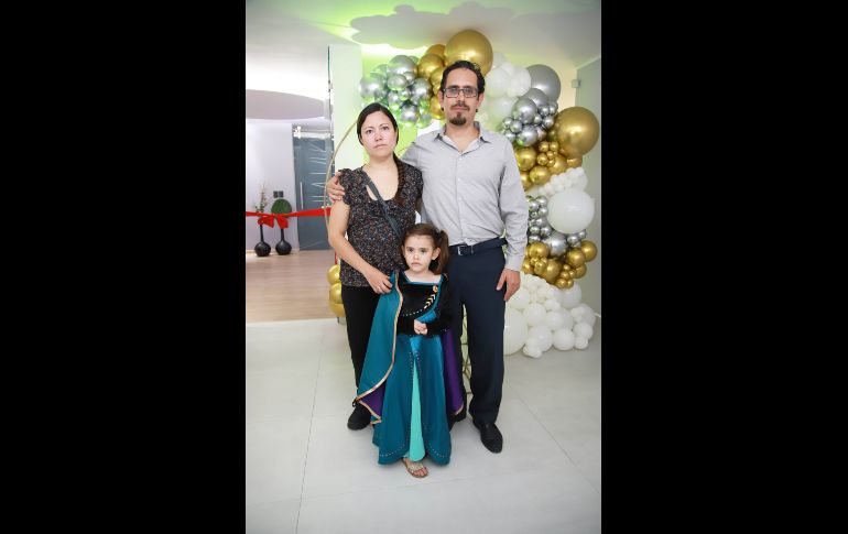 Iliana Muñoz, Milenka Olguín y Francisco Olguín. GENTE BIEN JALISCO/ Antonio Martínez