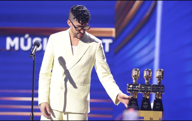 Bad Bunny lidera la lista de finalistas de los Billboard Latin Music. Foto: Telemundo