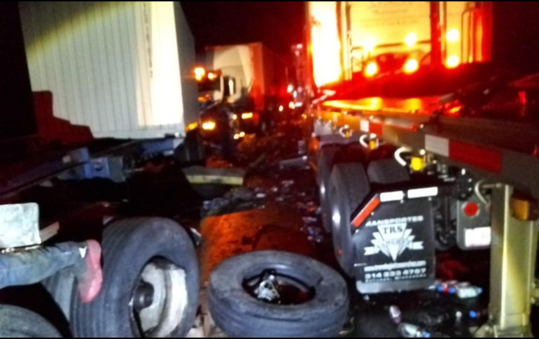 No se ha detallado la causa del accidente, pero cabe resaltar que en la zona hay un banco de niebla. TWITTER / @jalisco_sct