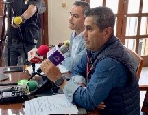 Tomás Figueroa Padilla, secretario general del Poder Legislativo, y Víctor Manuel Sánchez Orozco, coordinador de Asuntos Jurídicos. ESPECIAL