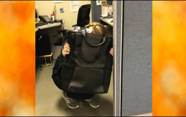 La idea es que, en caso de un tiroteo, el niño pueda usar la mochila como un escudo, pero se deben tener en cuenta varios factores, como el tipo de protección que quieren, el tamaño y el peso. EFE / The Home Security Superstore