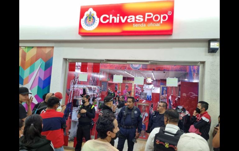 Chivahermanos querían los boletos prometidos por los jugadores tras empatar el Clásico Tapatío la semana pasada y al ver la goleada de ayer sobre Necaxa. EL INFORMADOR / J. Velazco