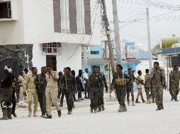 La Policía y el Ejército resguardan la zona del ataque. AP/F. Warsameh