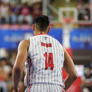 ¡La despedida de un grande! Afición tapatía se rinde ante Gustavo Ayón