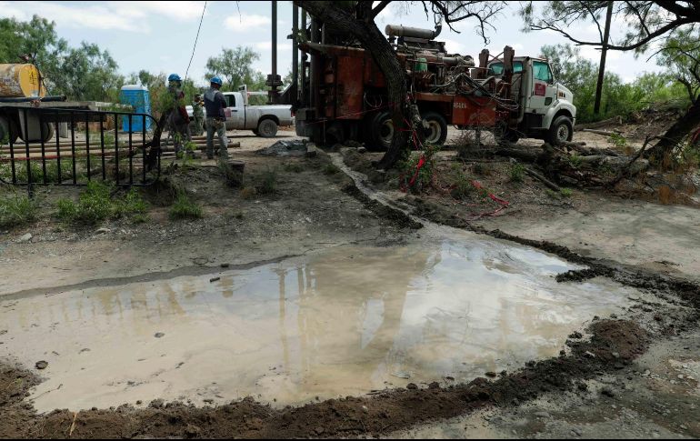 La mina de Pinabete está rodeada de seis grandes minas, muy superiores a ella, que están abandonadas y han acumulado miles litros de agua y se presume que podrían estar conectadas. SUN / ARCHIVO