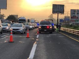 El conductor del vehículo pesado que impactó a los motociclistas escapó del lugar. ESPECIAL /