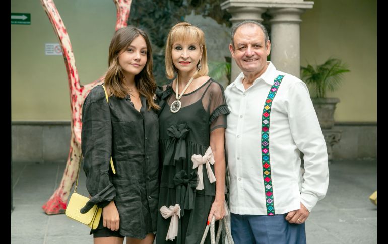 María José González, Esperanza Loera y Víctor Manuel González. GENTE BIEN JALISCO/Jorge Soltero