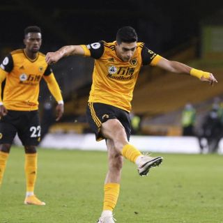 Raúl Jiménez no fue convocado con los Wolves; su esposa se manifiesta en twitter