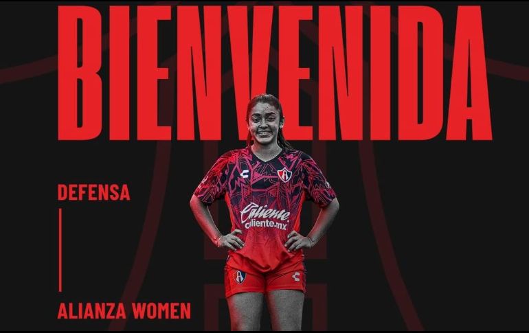 La nueva jugadora de Atlas, Nicole Amalla, se puede desempeñar como lateral de la derecha y una de sus características principales es la velocidad y el desborde. ESPECIAL / Atlas FC