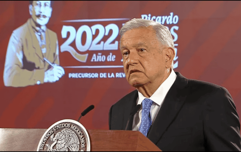 Con voz ronca, el Presidente Andrés Manuel López Obrador inicia su conferencia de prensa 