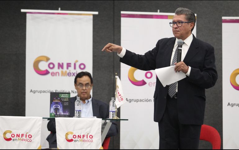 Monreal estuvo en Guadalajara por invitación de la agrupación política Confío en México, que encabeza Salvador Cosío (izquierda). EL INFORMADOR/A. Camacho