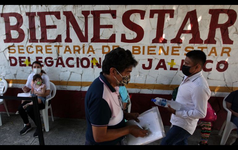 La Secretaría recomienda seguir y consultar sólo sus redes sociales oficiales, donde es posible encontrar toda la información acerca de los programas y pensiones. EL INFORMADOR / ARCHIVO