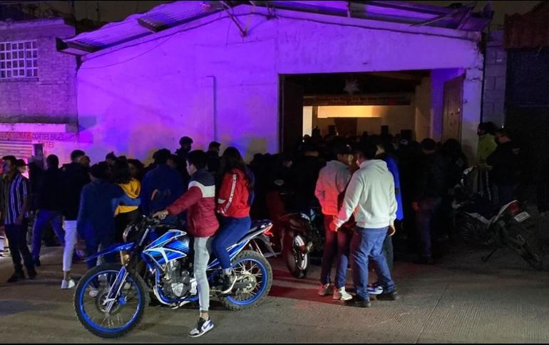 Al arribar al lugar, personal del gobierno municipal fue agredido verbal y físicamente por varios sujetos, al parecer organizadores del evento. ESPECIAL