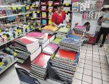 El producto con el sobrecosto más notorio fueron las libretas y artículos de papel, debido a la escasez del insumo. EL INFORMADOR / ARCHIVO