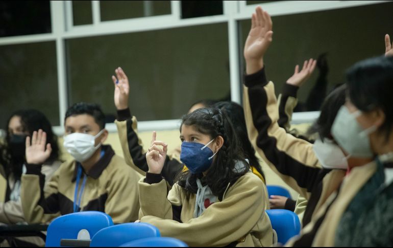 Delfina Gómez da la bienvenida al año escolar a más de 24 millones de niñas, niños, adolescentes y jóvenes así como más de 1.9 millones de docentes, directivos y personal administrativo. EFE / I. Esquivel