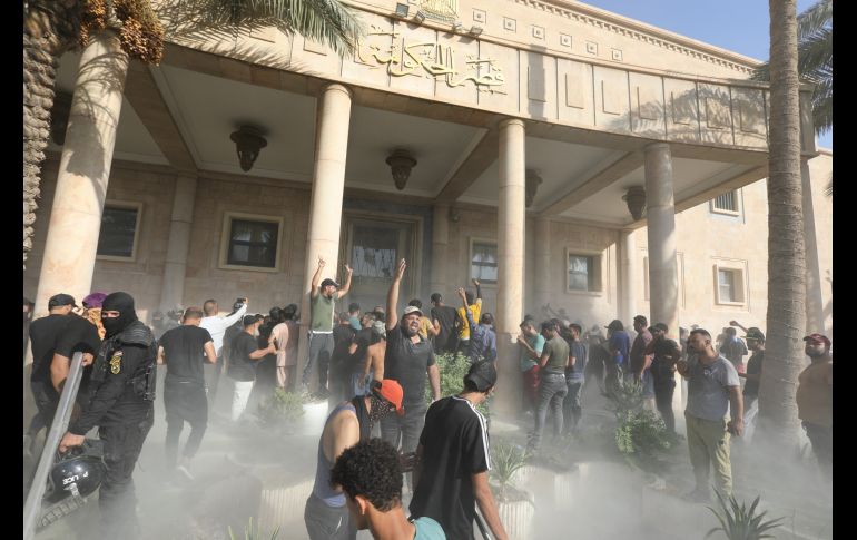 Las fuerzas armadas anunciaron un toque de queda a nivel nacional en respuesta a la violencia. EFE/A. Jalil