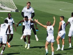 Jugadores como Luka Modric, Toni Kroos, Dani Ceballos y Militao, pusieron a prueba la nueva herramienta tecnológica que el Real Madrid no dudó en presumir en sus cuentas oficiales.  EFE/ARCHIVO