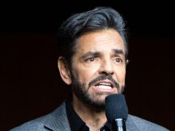 Alessandra indicó que la intervención a la que será sometido Eugenio Derbez, no compromete su salud. AFP / ARCHIVO