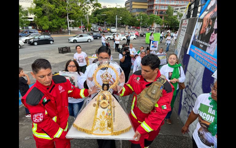 La Virgen de Zapopan arribó en manos de elementos de la Coordinación Municipal de Protección Civil y Bomberos de Guadalajara. EL INFORMADOR/A. Navarro