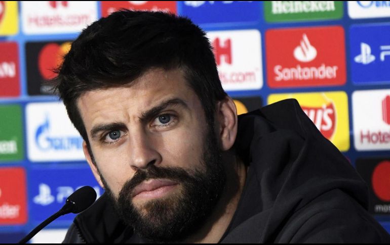 Cuando la noticia de la separación de Piqué y Shakira retumbó en todos los rincones del planeta, el futbolista apostó por su nueva amiga y la colombiana se quedó sin pareja. EFE / ARCHIVO