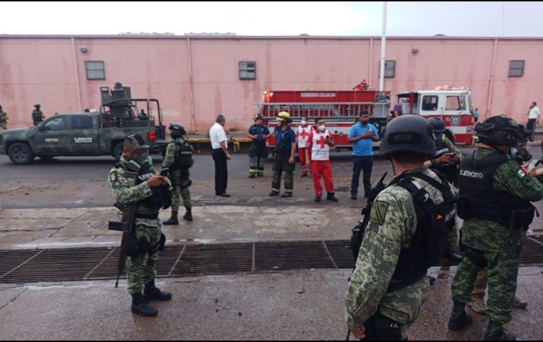 Autoridades alertaron a las personas que estuvieron cerca del siniestro para que se bañen y se cambien de ropa, puesto que esta sustancia tóxica puede ser absorbida por la piel. TWITTER / @Mtro_CCastaneda