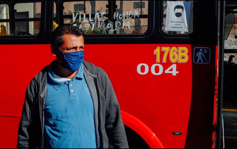 Además del uso de cubrebocas, recomiendan lavarse las manos y usar constantemente el gel antibacterial. EL INFORMADOR/ARCHIVO