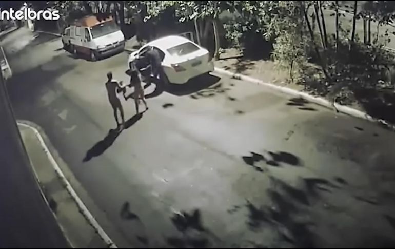 Este insólito asalto ocurrió en las calles de Brasil. ESPECIAL /