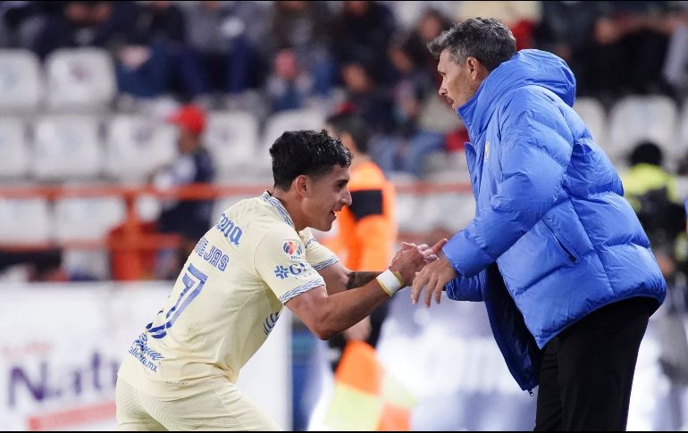 El “Tano” Ortiz (der) le mandó un mensaje a su compatriota para sugerirle prudencia al hablar. IMAGO7