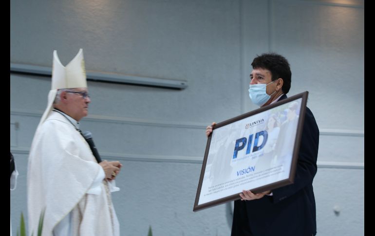 El arzobispo de Guadalajara, José Francisco Robles Ortega, preside la celebración eucarística por el 60 aniversario de la UNIVA. EL INFORMADOR/A. Navarro