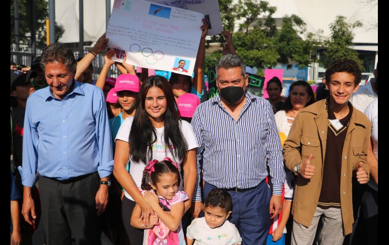 La activación deportiva orquestada por Paola y su fundación, se llevó a cabo este viernes en el Parque de las Niñas y los Niños en la colonia Tepeyac, donde se han instalado distintas dinámicas en las que pueden ejercitarse. EL INFORMADOR / A. Navarro