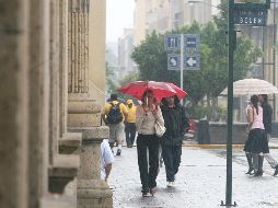 El monzón mexicano se mantendrá sobre el noroeste del país, lo que provocará inestabilidad en niveles altos de la atmósfera, un canal de baja presión extendido a lo largo de la Sierra Madre Occidental y la Mesa Central.